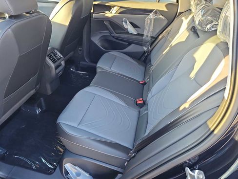 New 2026 Volkswagen Tiguan SE image 16