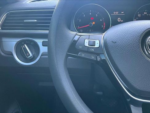 Used 2016 Volkswagen Passat 1.8T R-Line image 23