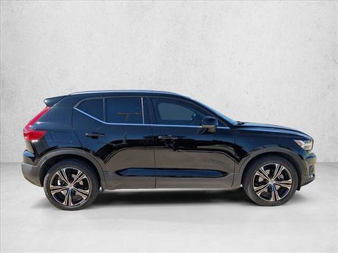Used 2021 Volvo XC40 T5 Inscription w/ Advanced Package image 4