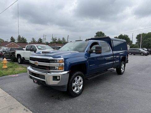 Used 2018 Chevrolet Silverado 2500 LT w/ LT Fleet Convenience Package AWD/4WD image 3