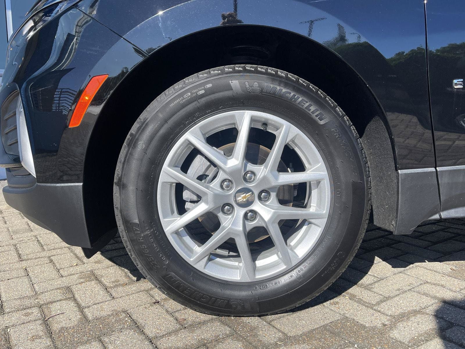 Used 2024 Chevrolet Equinox LT FWD image 10