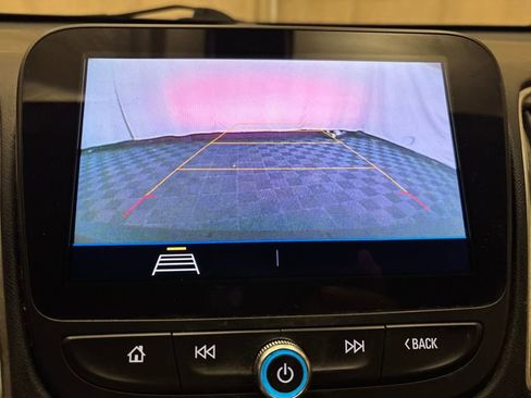 Used 2020 Chevrolet Malibu LT image 17