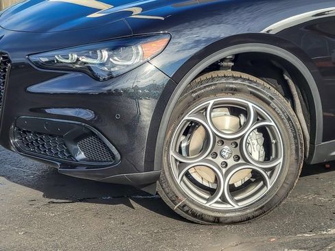 New 2025 Alfa Romeo Stelvio Sprint w/ Convenience Package image 3