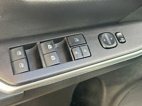 Used 2016 Toyota Camry SE image 7