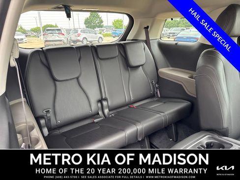 Used 2026 Kia Carnival EX FWD image 38