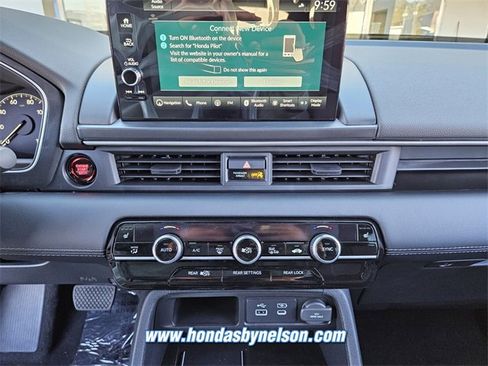 New 2025 Honda Pilot Touring image 11