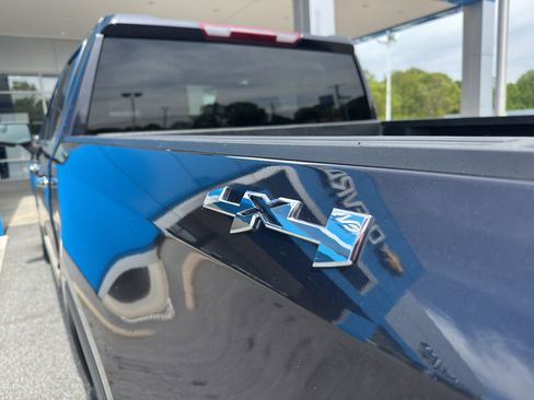 Used 2025 GMC Sierra 1500 SLT image 9