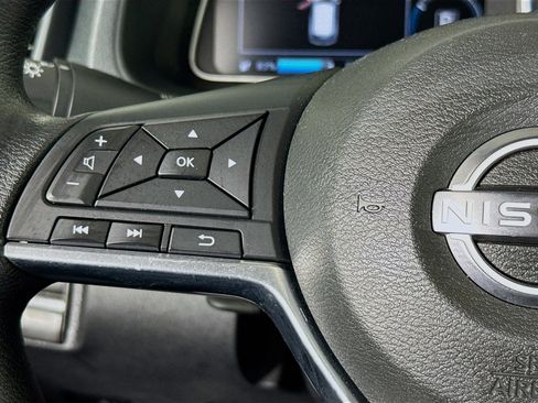 Used 2023 Nissan Leaf S image 13