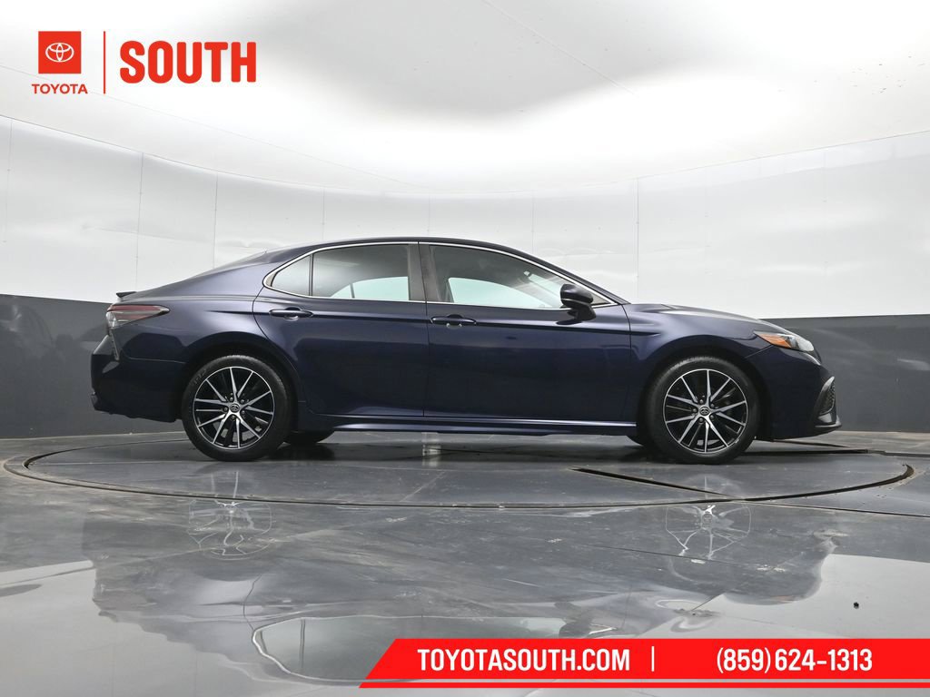 Used 2021 Toyota Camry SE FWD image 36