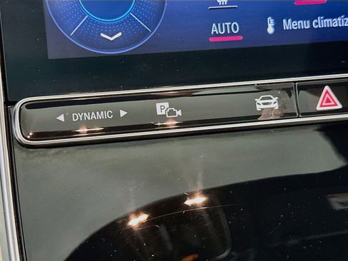 Used 2024 Mercedes-Benz GLC 300 4MATIC image 25