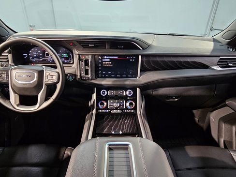 Used 2024 GMC Yukon Denali image 10