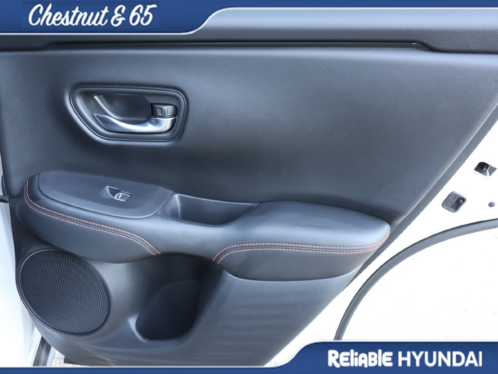 Used 2023 Honda HR-V Sport image 11