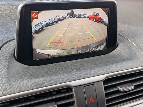 Used 2018 MAZDA MAZDA3 Touring image 20