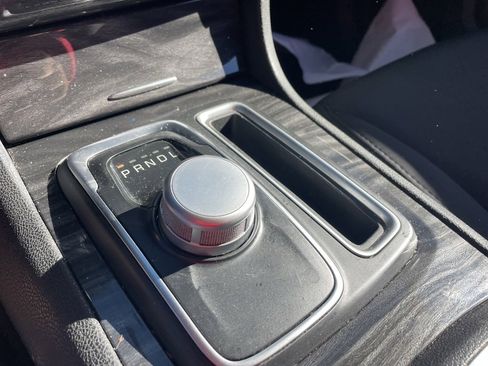 Used 2021 Chrysler 300 Touring w/ Sport Appearance Package image 5