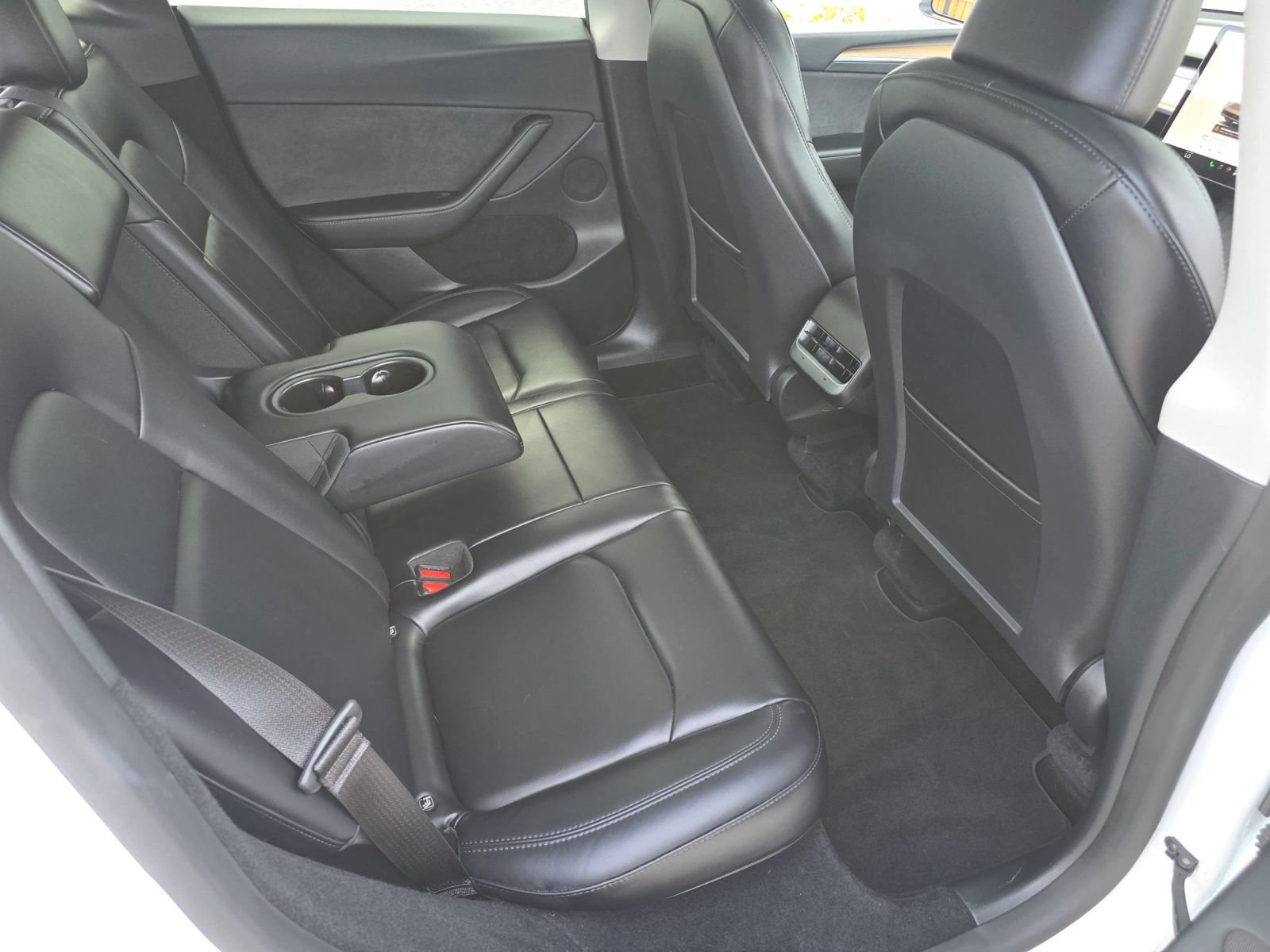Used 2023 Tesla Model Y Long Range AWD/4WD image 31