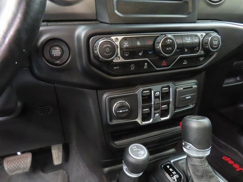 Used 2021 Jeep Gladiator Sport image 50