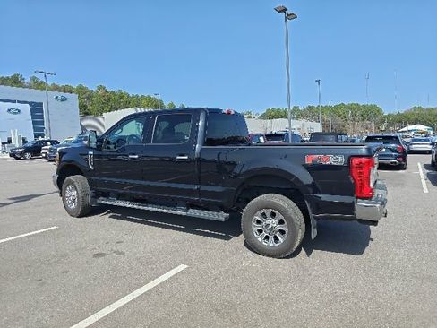 Used 2019 Ford F250 XLT w/ XLT Premium Package image 4