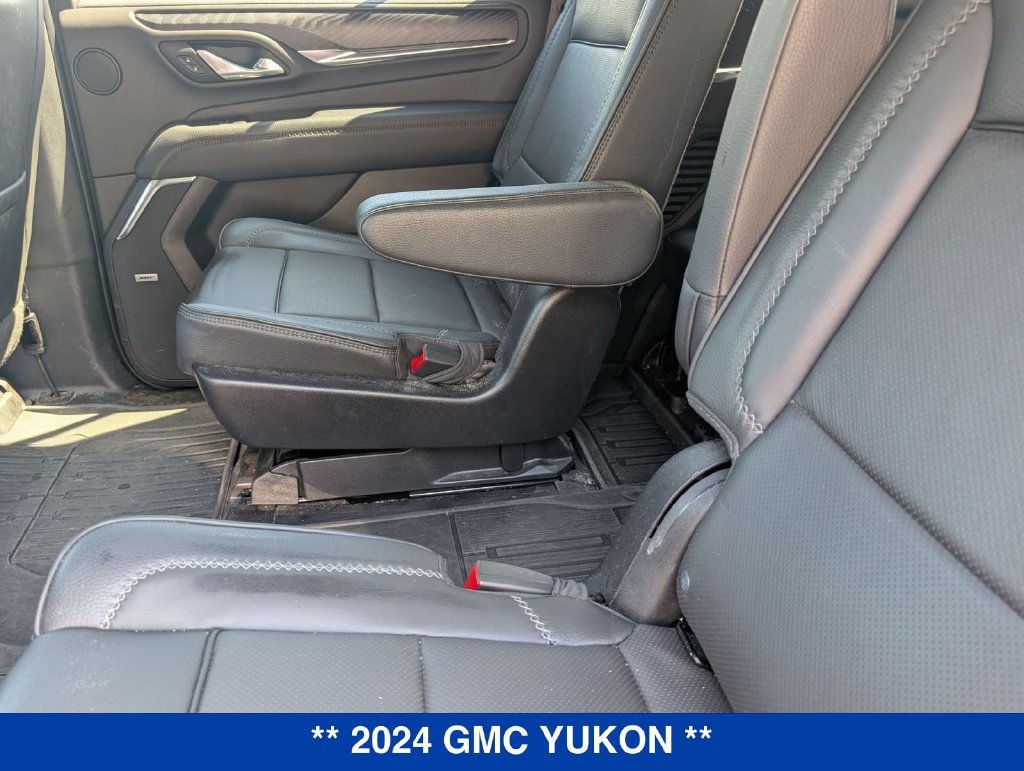 Used 2024 GMC Yukon Denali w/ Advanced Technology Package AWD/4WD image 23