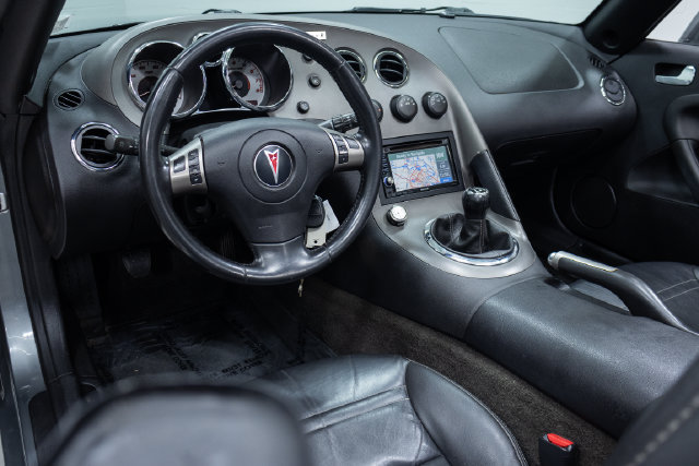 Used 2006 Pontiac Solstice Convertible w/ Premium Package RWD image 17