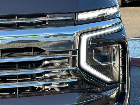 Used 2025 Chevrolet Suburban Premier image 54