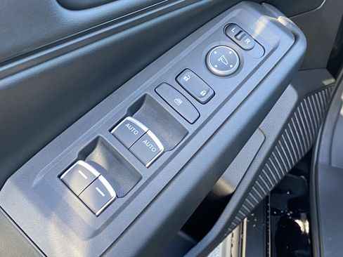 Used 2025 Honda Accord SE image 17