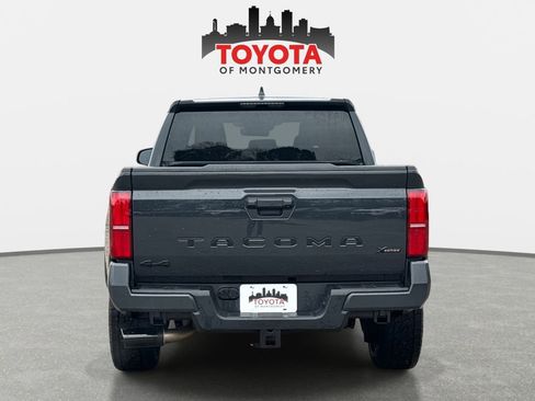 Used 2024 Toyota Tacoma TRD Sport w/ TRD Sport Upgrade Package image 33
