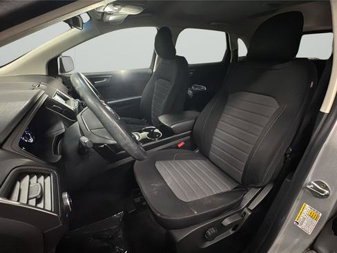 Used 2018 Ford Edge SE FWD image 10