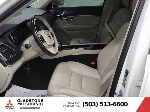 Used 2020 Volvo XC90 T6 Momentum w/ Protection Package Premier AWD/4WD image 6