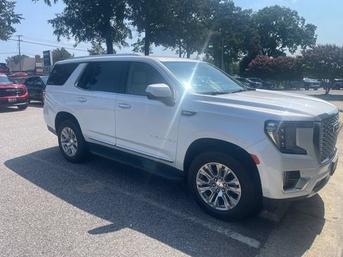 Used 2024 GMC Yukon Denali w/ Advanced Technology Package AWD/4WD image 2