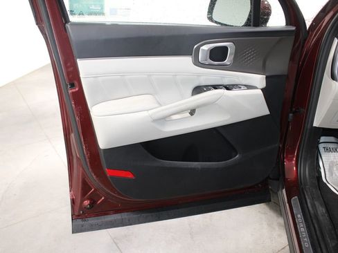 Used 2024 Kia Sorento SX image 23