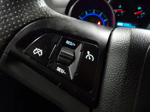 Used 2016 Chevrolet Cruze LT image 11