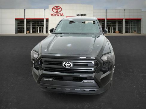 New 2025 Toyota Tacoma SR5 image 3