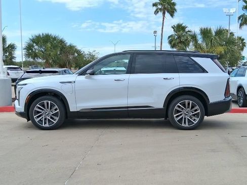 New 2026 Cadillac Vistiq Sport image 3