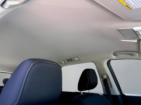 Used 2023 Nissan Pathfinder S image 19