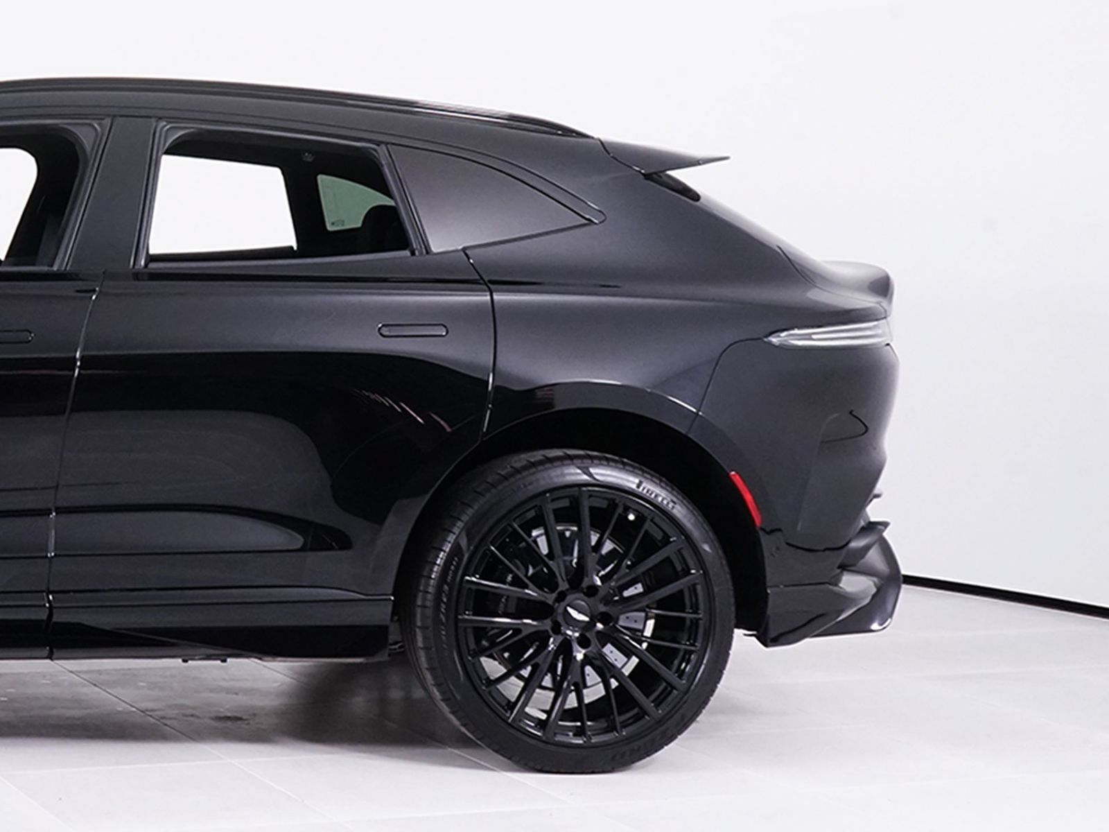 Used 2023 Aston Martin DBX 707 AWD/4WD image 13