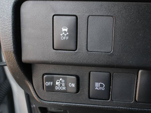 Used 2023 Toyota Tacoma SR5 AWD/4WD image 8