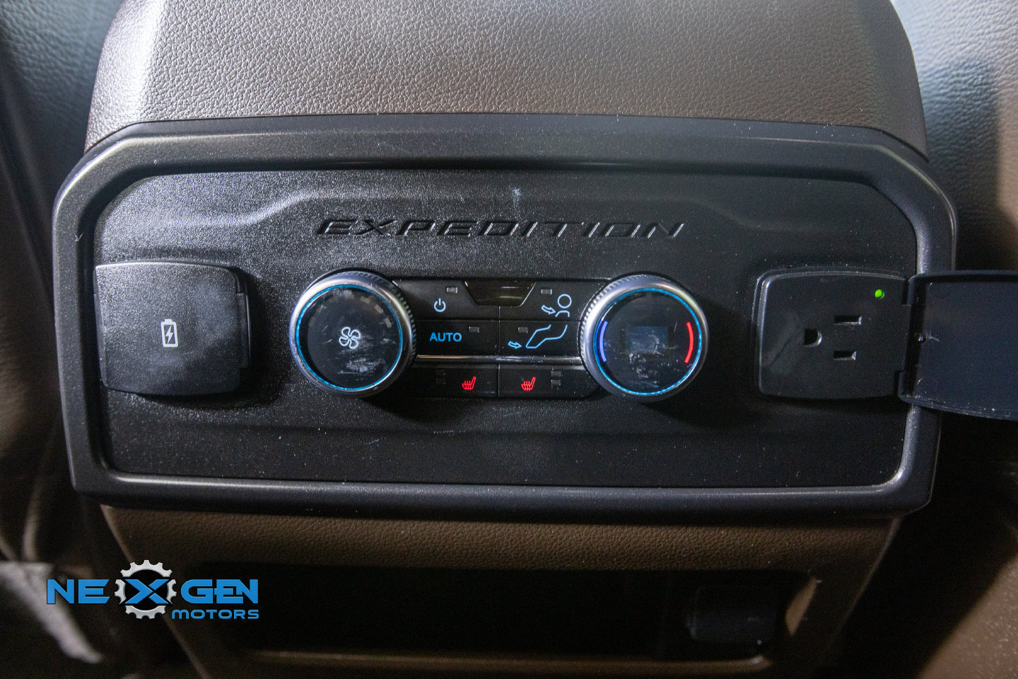 Used 2024 Ford Expedition King Ranch AWD/4WD image 34