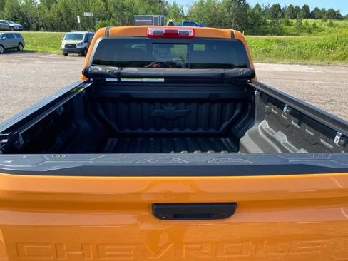 Used 2025 Chevrolet Colorado Z71 w/ Technology Package AWD/4WD image 11