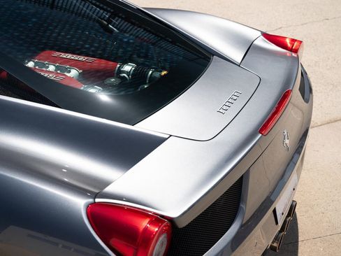 Used 2015 Ferrari 458 Italia Coupe RWD image 18