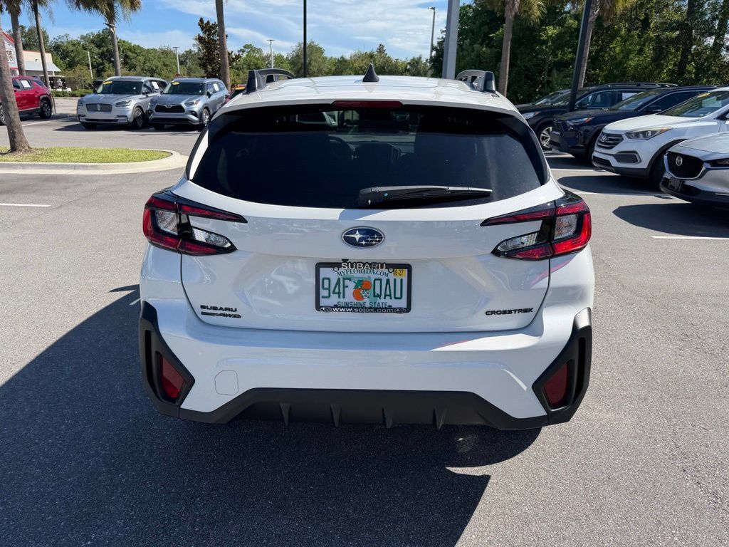 Used 2026 Subaru Crosstrek 2.5i Premium AWD/4WD image 4