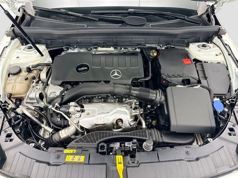 Used 2023 Mercedes-Benz GLB 250 image 28