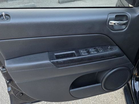 Used 2016 Jeep Compass 75th Anniversary w/ Power Value Group image 9