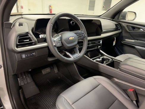 New 2026 Chevrolet Traverse LT w/ Sun and Wheel Package image 3