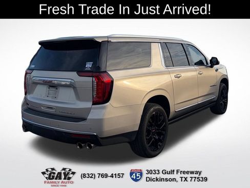 Used 2022 GMC Yukon XL Denali w/ Denali Premium Package AWD/4WD image 9
