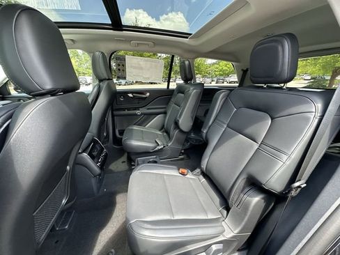 New 2025 Lincoln Aviator 2WD w/ Equipment Group 101A image 23