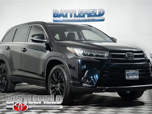 Used 2019 Toyota Highlander SE image 1