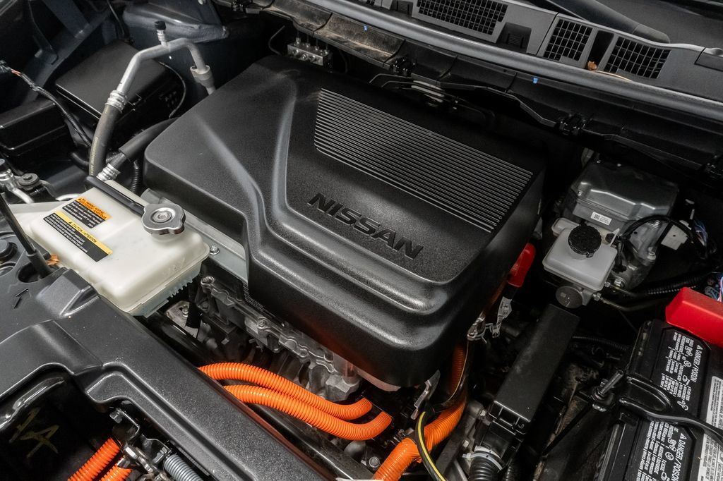 Used 2025 Nissan Leaf S FWD image 4