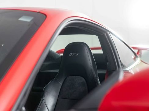 Used 2015 Porsche 911 GT3 RWD image 16