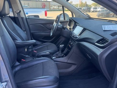 Used 2020 Buick Encore Preferred image 9