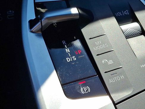 Used 2025 BMW X2 M35i w/ Premium Package image 15